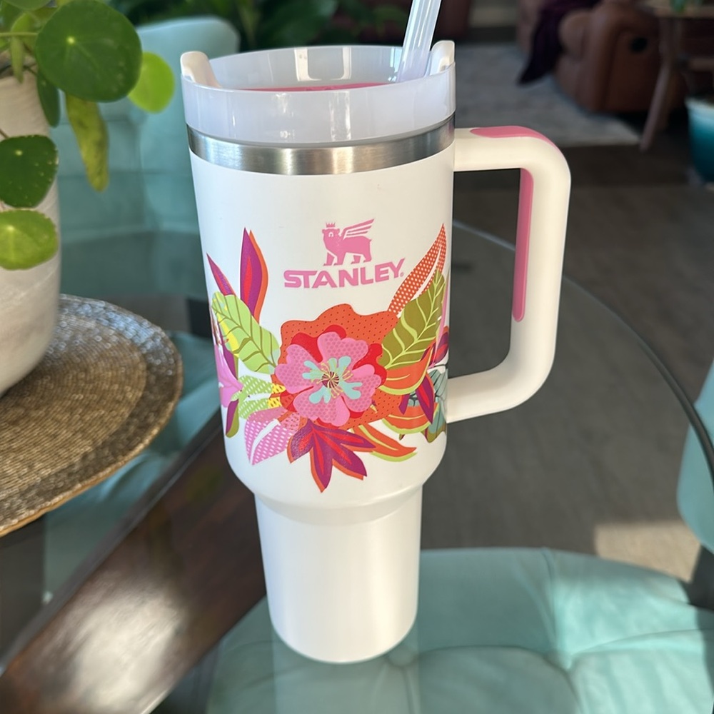Stanley Flowstate Quencher 2.0 40 ounce Tropic Frost Mothers Day